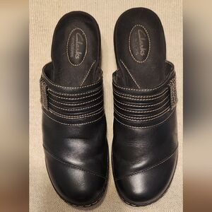 Clarks Women's Black Slip-On Clogs/ Shoes.